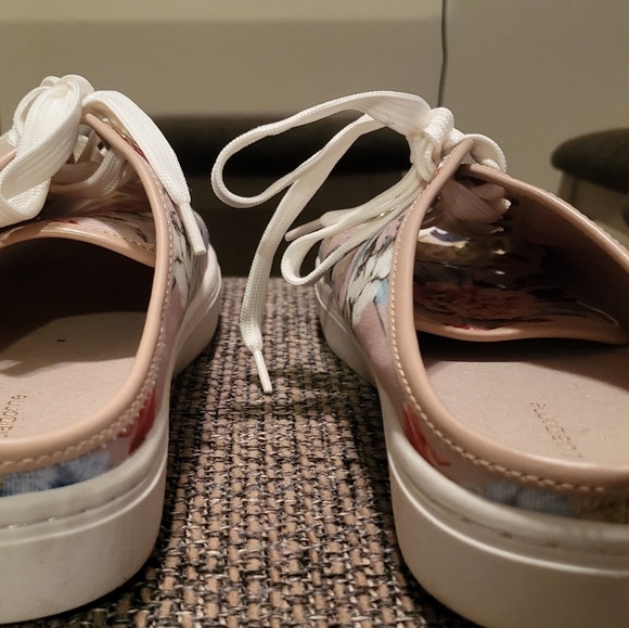 Liz Claiborne shoes - Picture 6 of 6